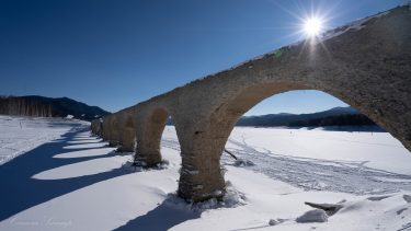 【幻の橋】冬の北海道、タウシュベツ川橋梁の絶景写真を紹介！